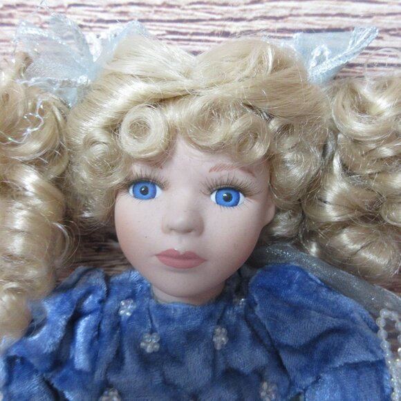 VTG Dan Dee Collector's Choice Porcelain Moving Musical Doll Plays Green Sleeves - Picture 3 of 7